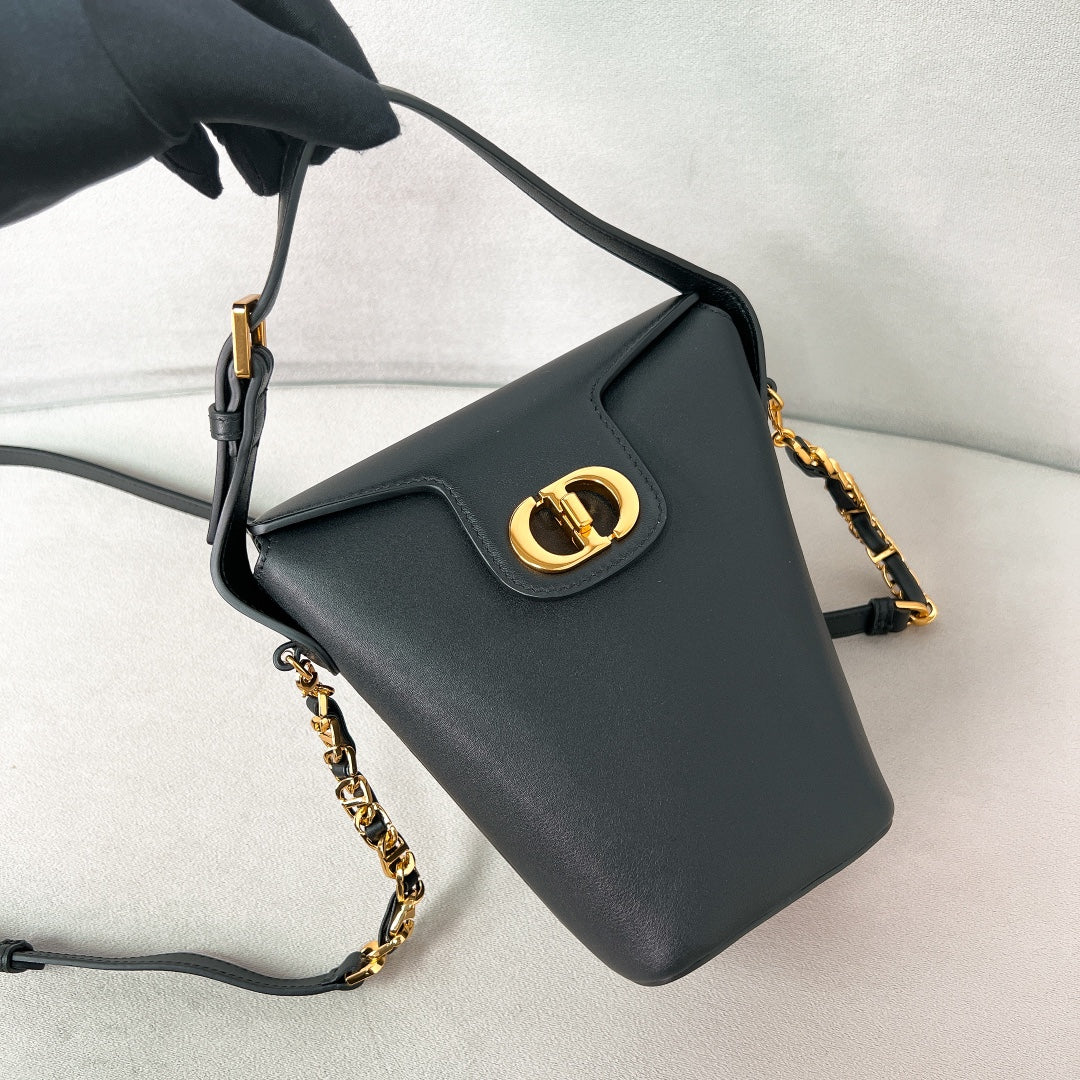 Сумка-ведро Dior Montaigne - черная