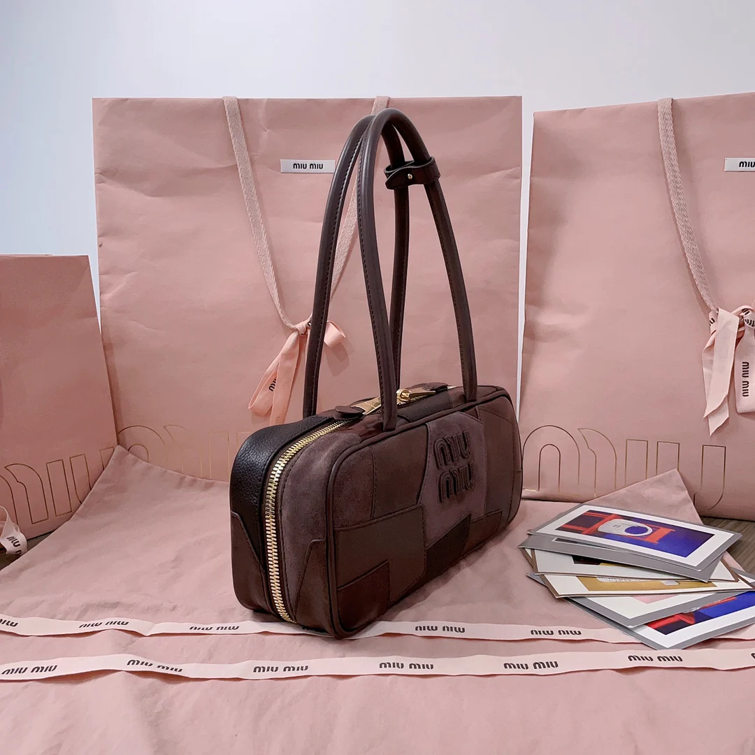 Сумка для боулинга Miu Miu 5bb147 - кожа с коричневой отделкой.