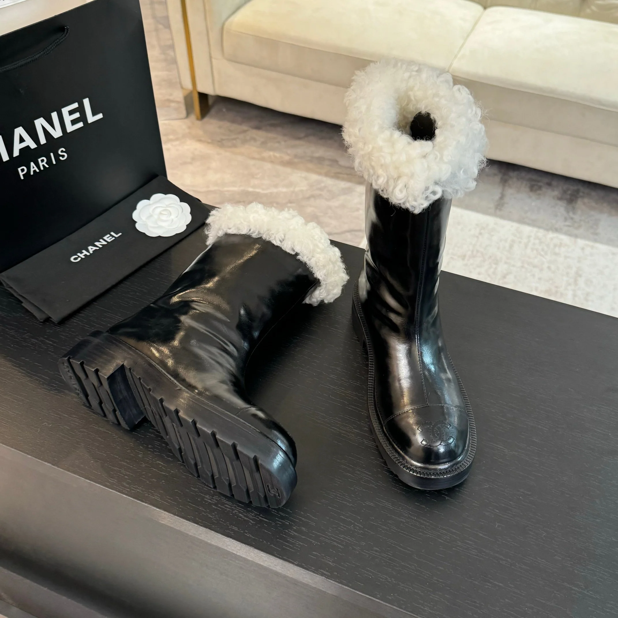 Ботильоны Chanel на платформе из овечьей кожи - черные