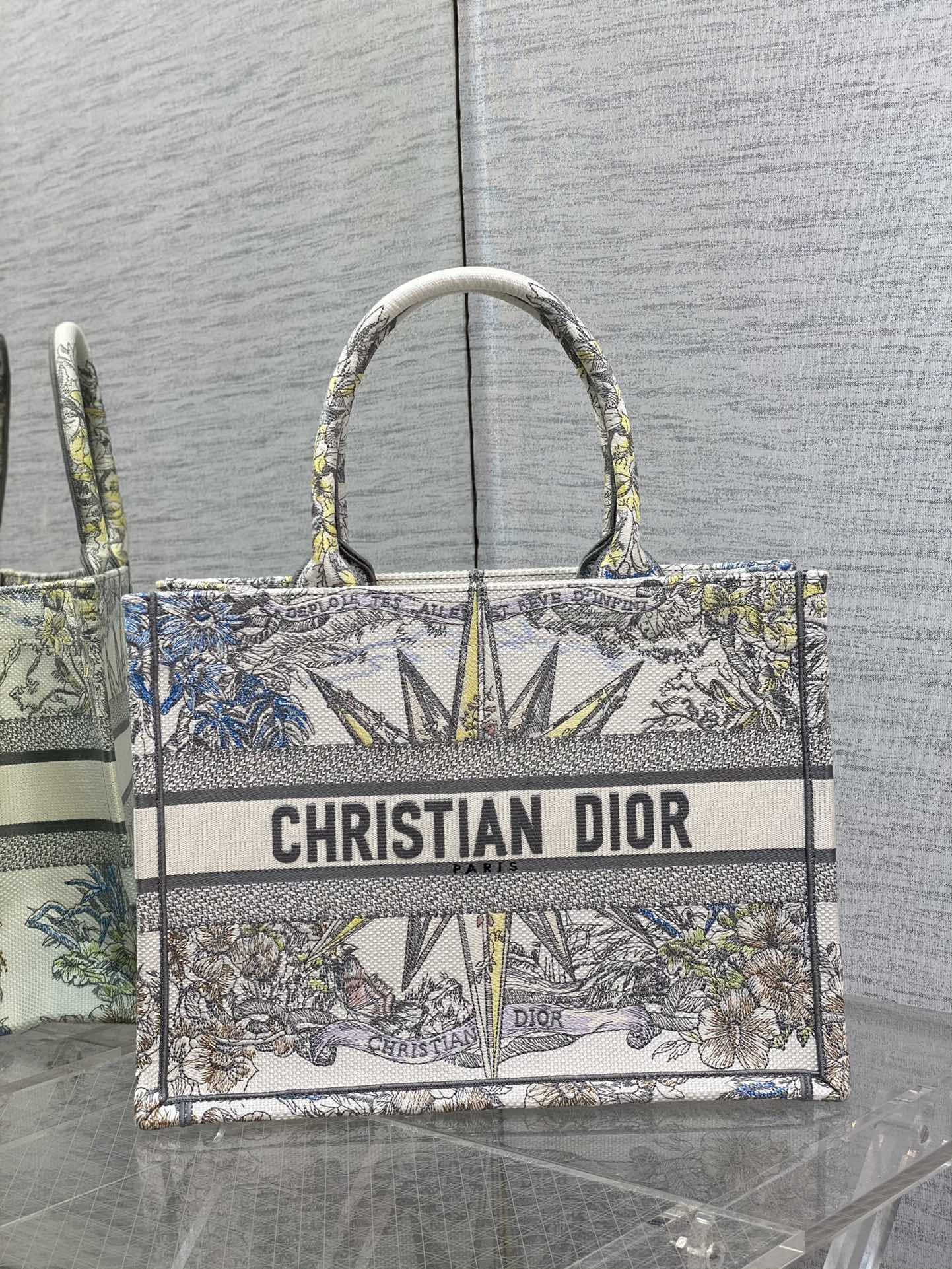 Сумка-тоут Dior Book Tote, восьмиугольная серия, средний размер 36-5 см.