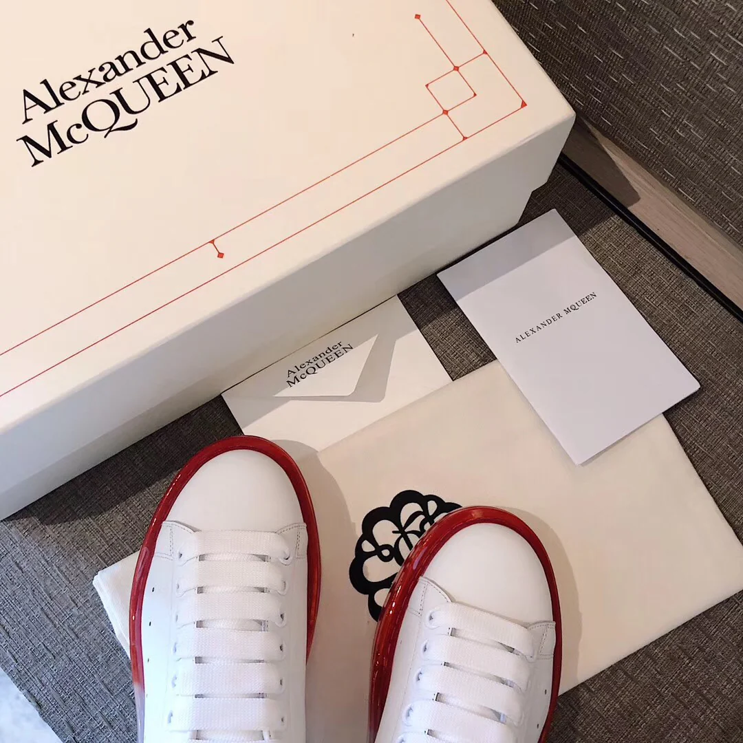 Белые кроссовки McQueen с прозрачной подошвой - красные