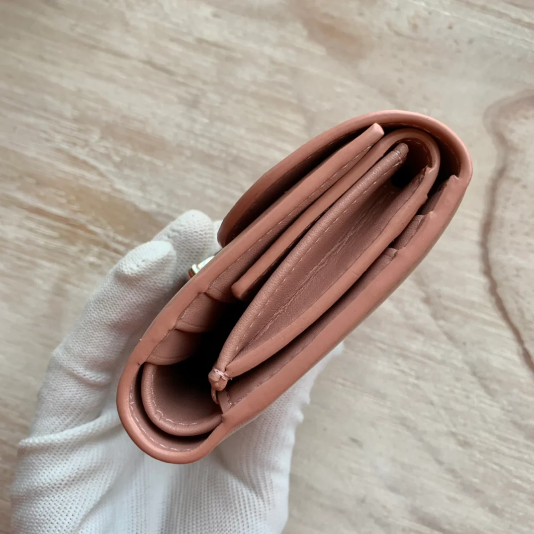 Celine TRIOMPHE 小号亮泽羊皮翻盖钱包-玫瑰粉-银扣