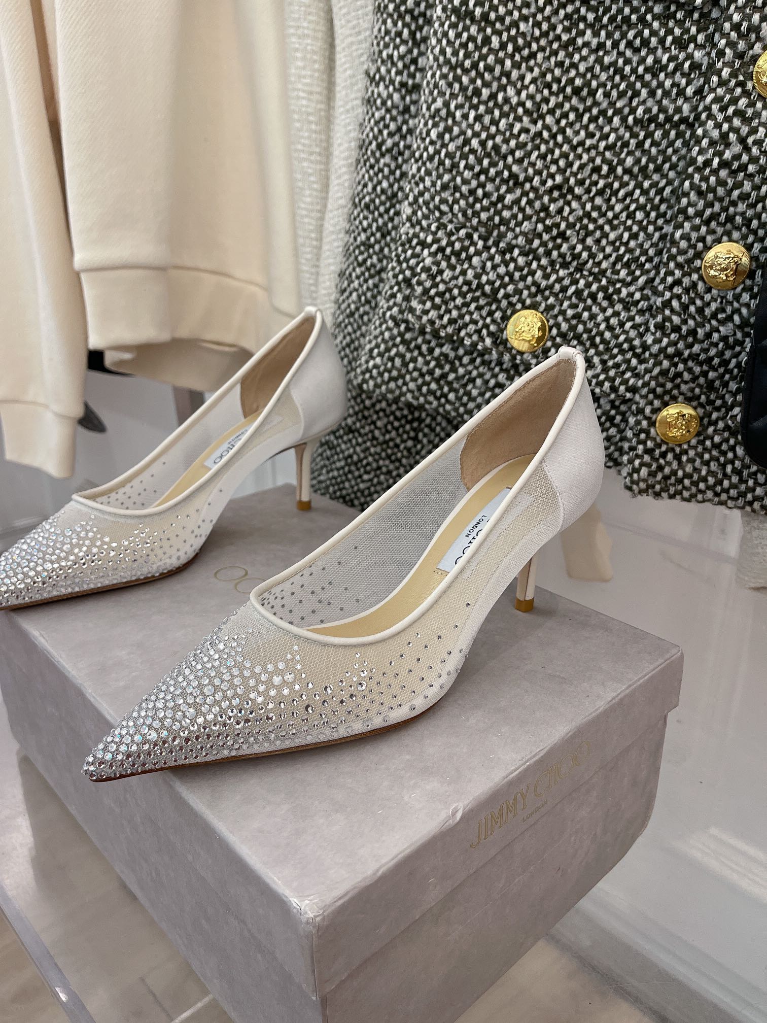 Jimmy - Туфли на высоком каблуке с сетчатыми вставками и стразами - 1
