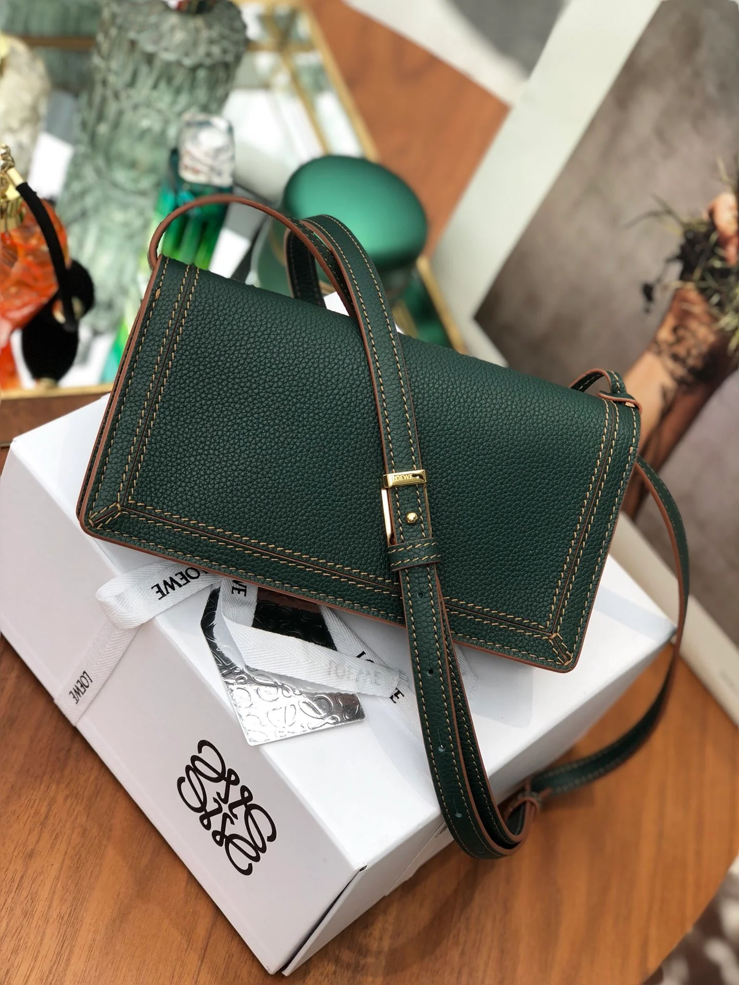 Сумка-треугольник Loewe, новая версия 2020 года - мини.