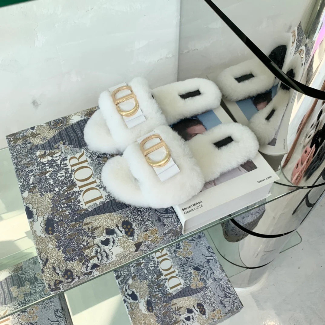 Меховые тапочки Dior-CD с пряжками