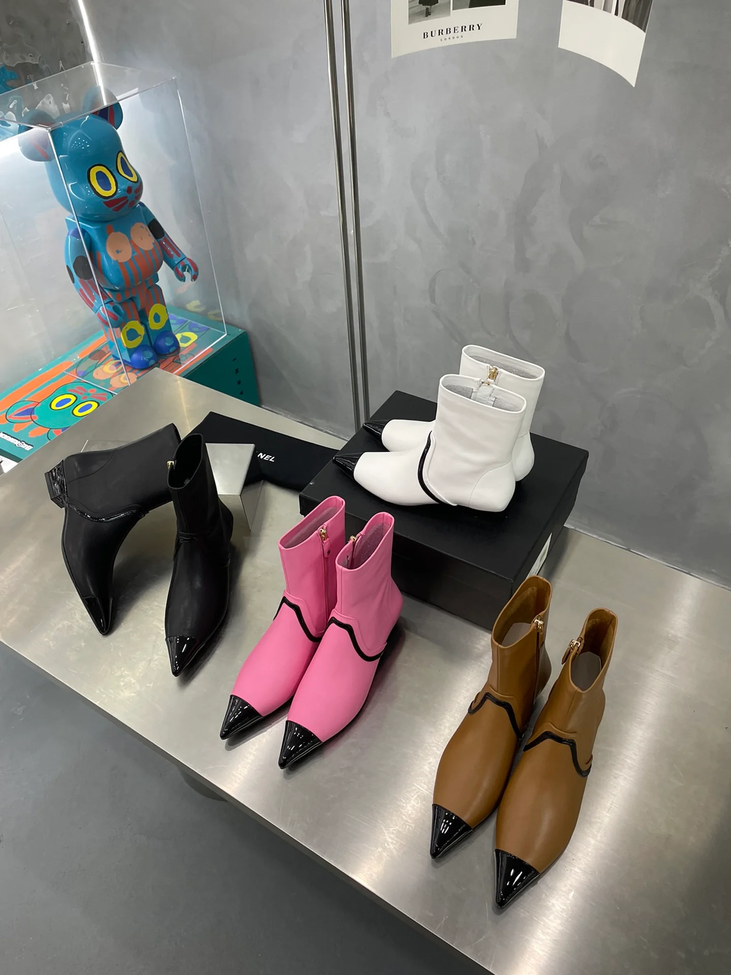 Ботильоны Chanel с острым носком - изображение из коллекции