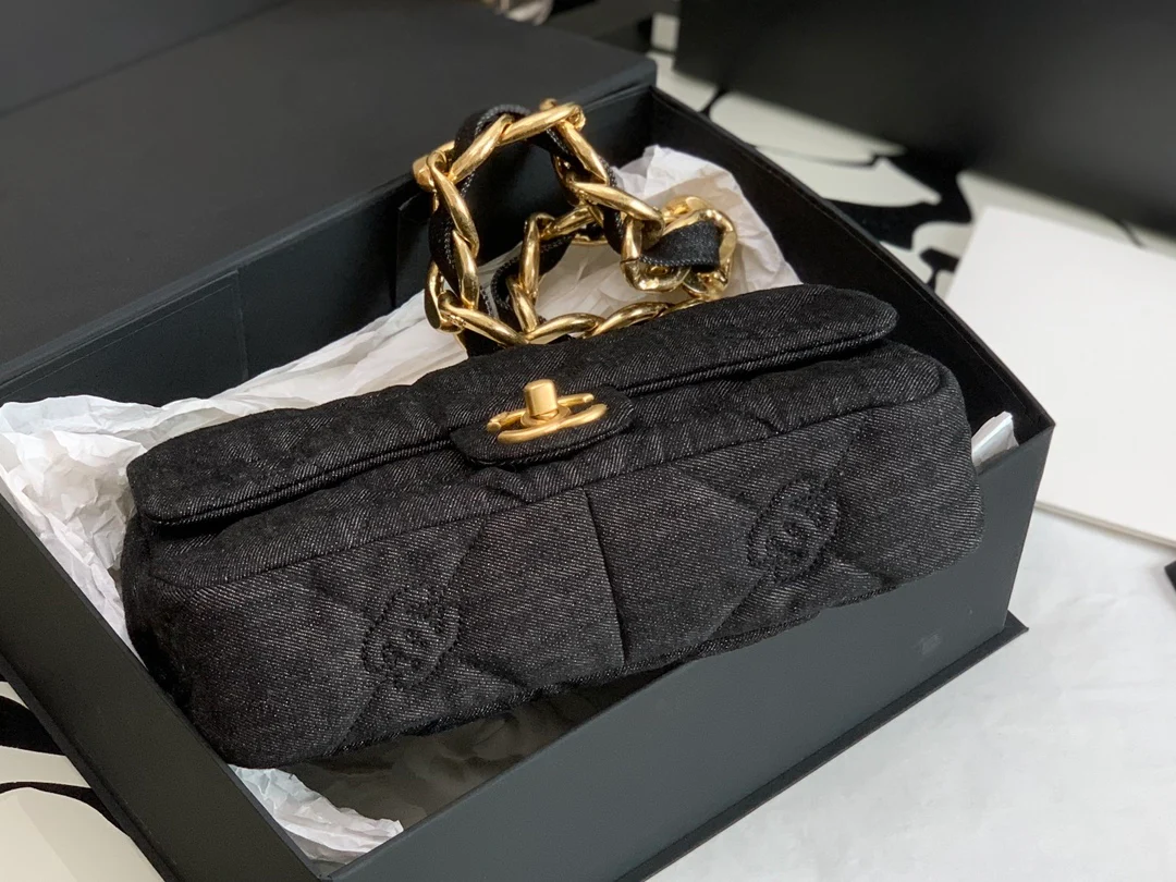 Сумка Chanel CF Chunky Chain Denim Shoulder Bag 2022 года, черная, 24 см.