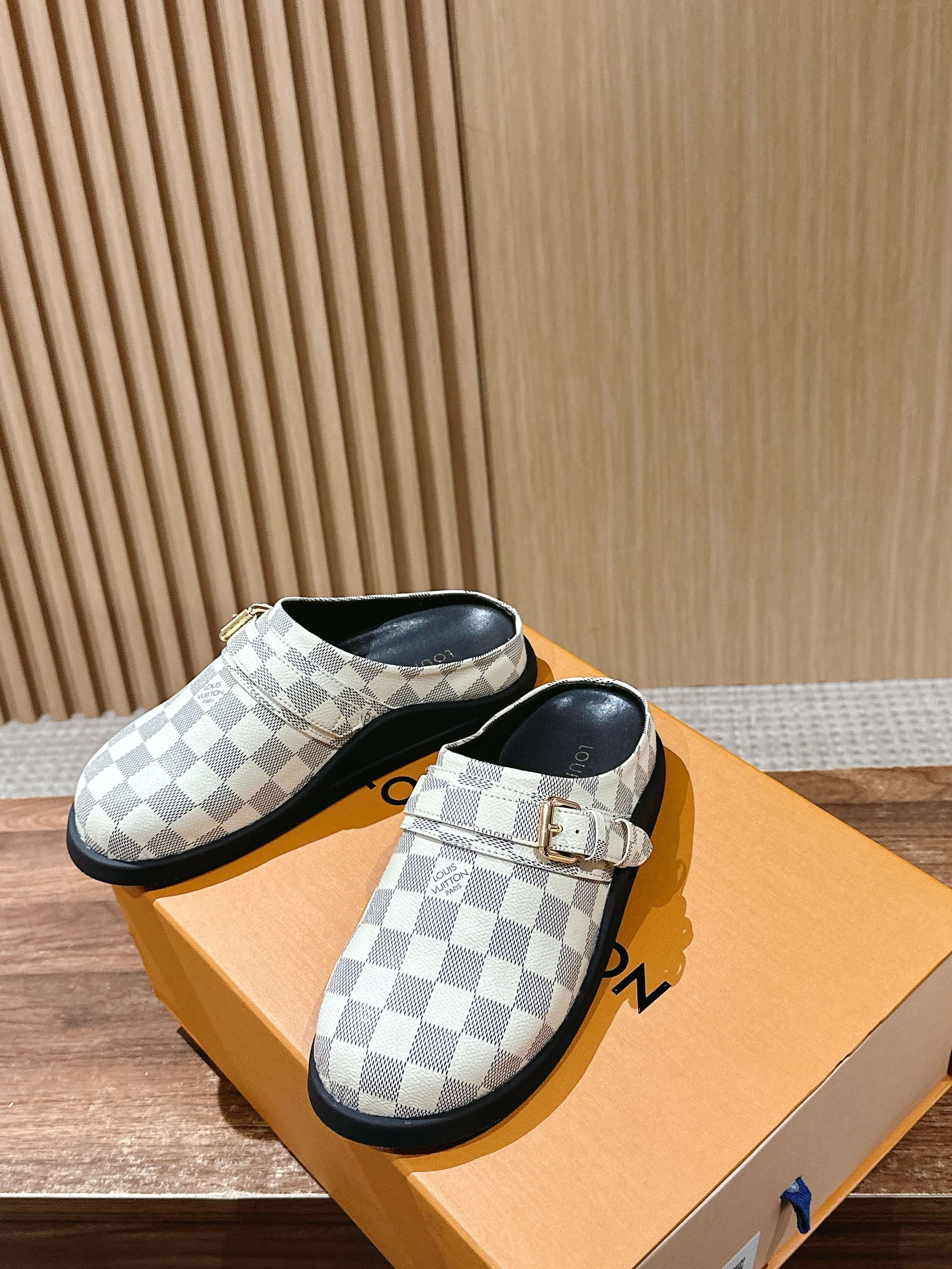 Новинка LV 2025 - Биркенштоки - Клетчатый узор - Белые