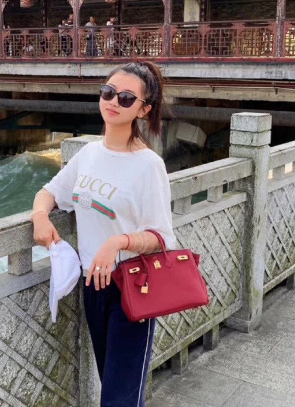 Сумка Hermes Birkin 25 Togo K1 Rouge Grenat (красная с золотой пряжкой)