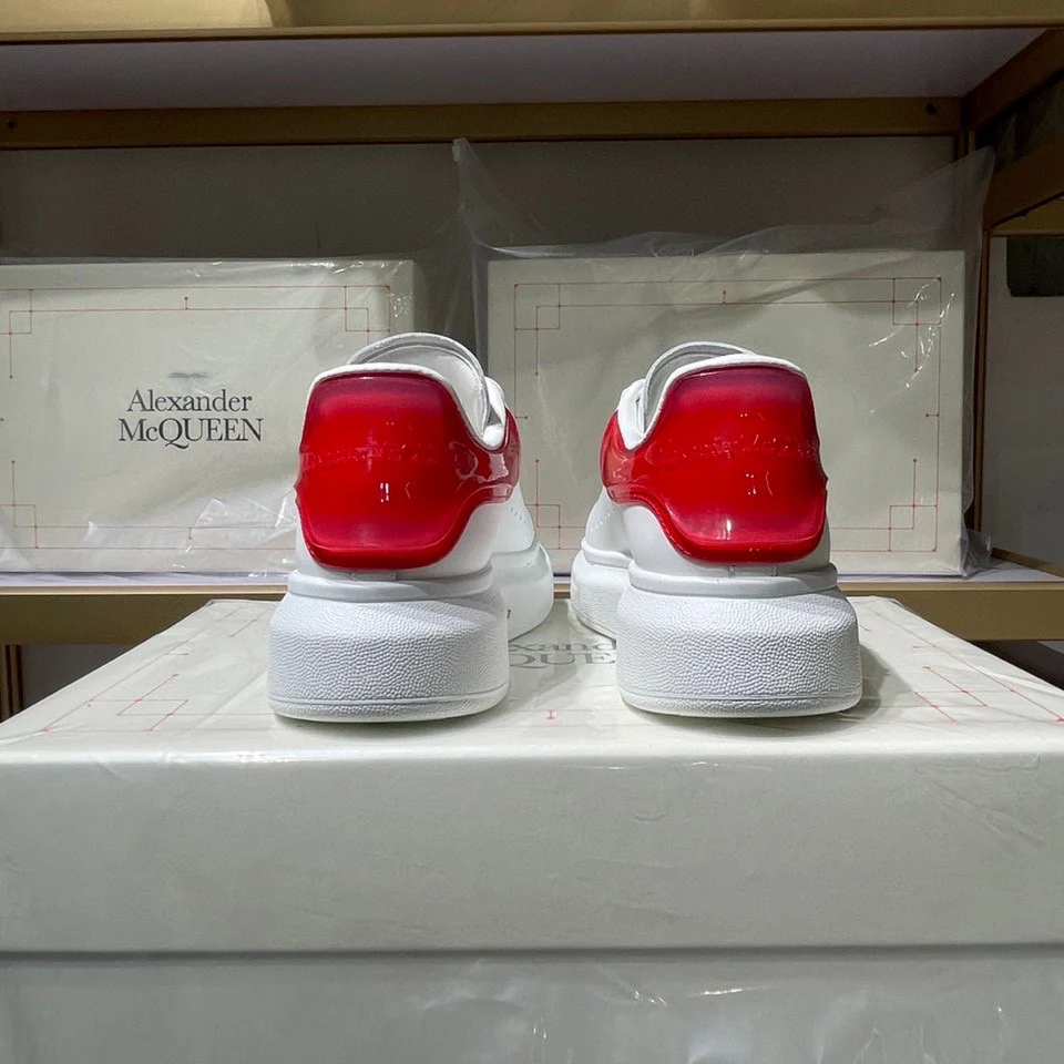 Классические белые кроссовки McQueen - унисекс - с большим красным каблуком-?желейкой? - Премиум-издание