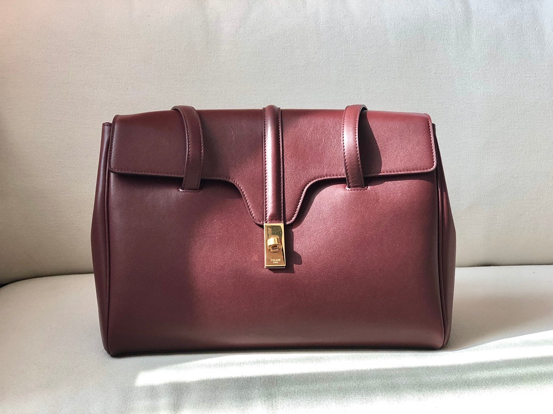Сумка Celine Soft 16 Medium из гладкой телячьей кожи, бордового цвета.