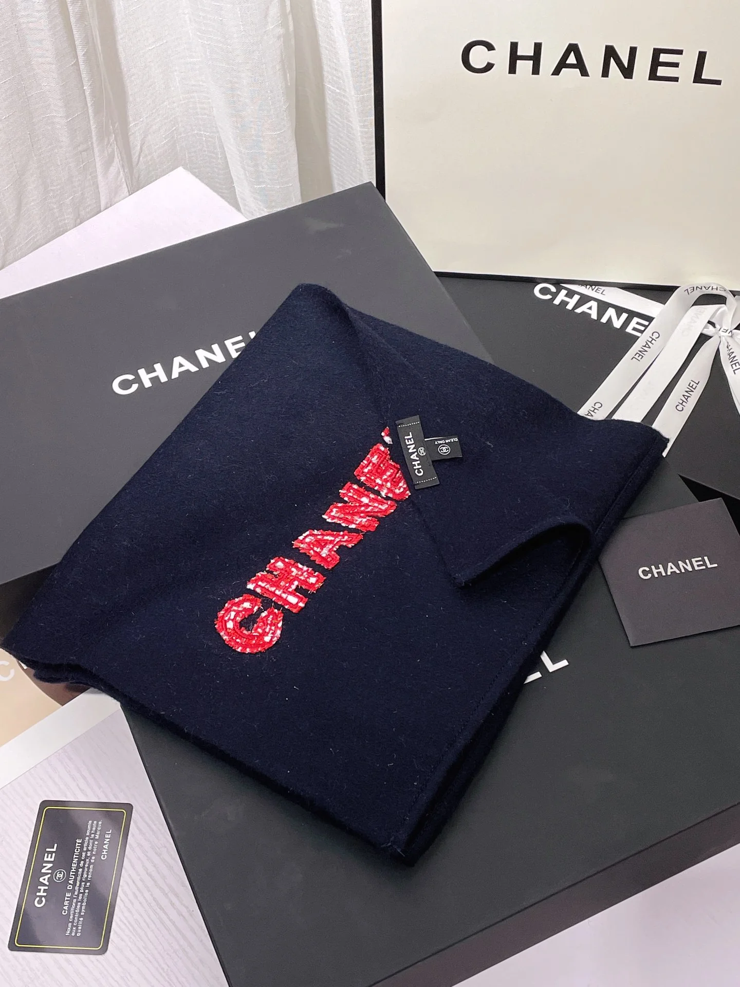 Однотонный кашемировый шарф Chanel - 100% кашемир