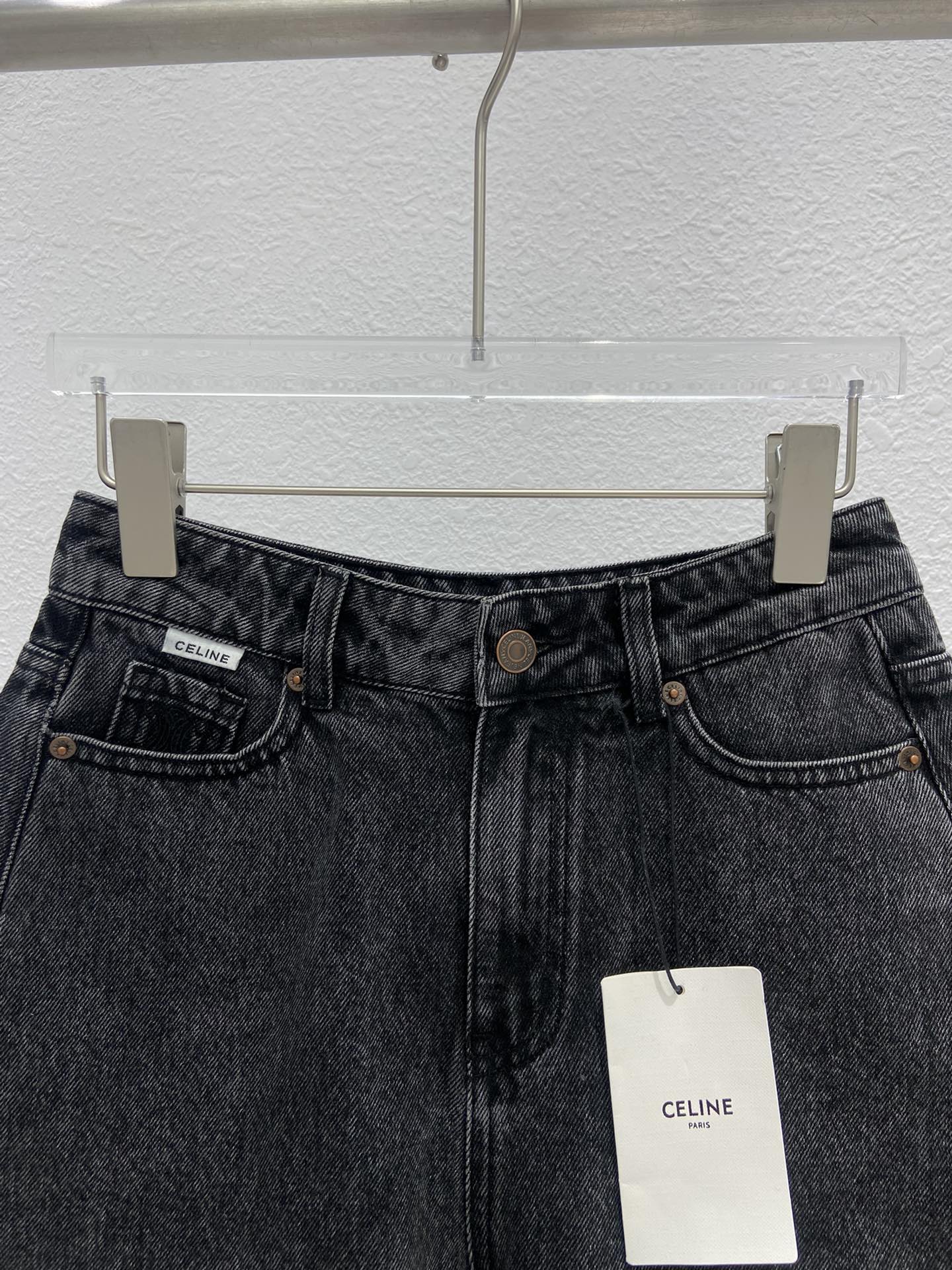 Celine 2404 - Джинсовые шорты с вышитым задним карманом - Черные