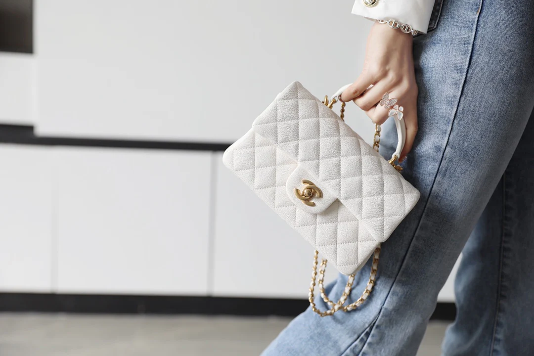 Ручка Chanel Coco (белая)