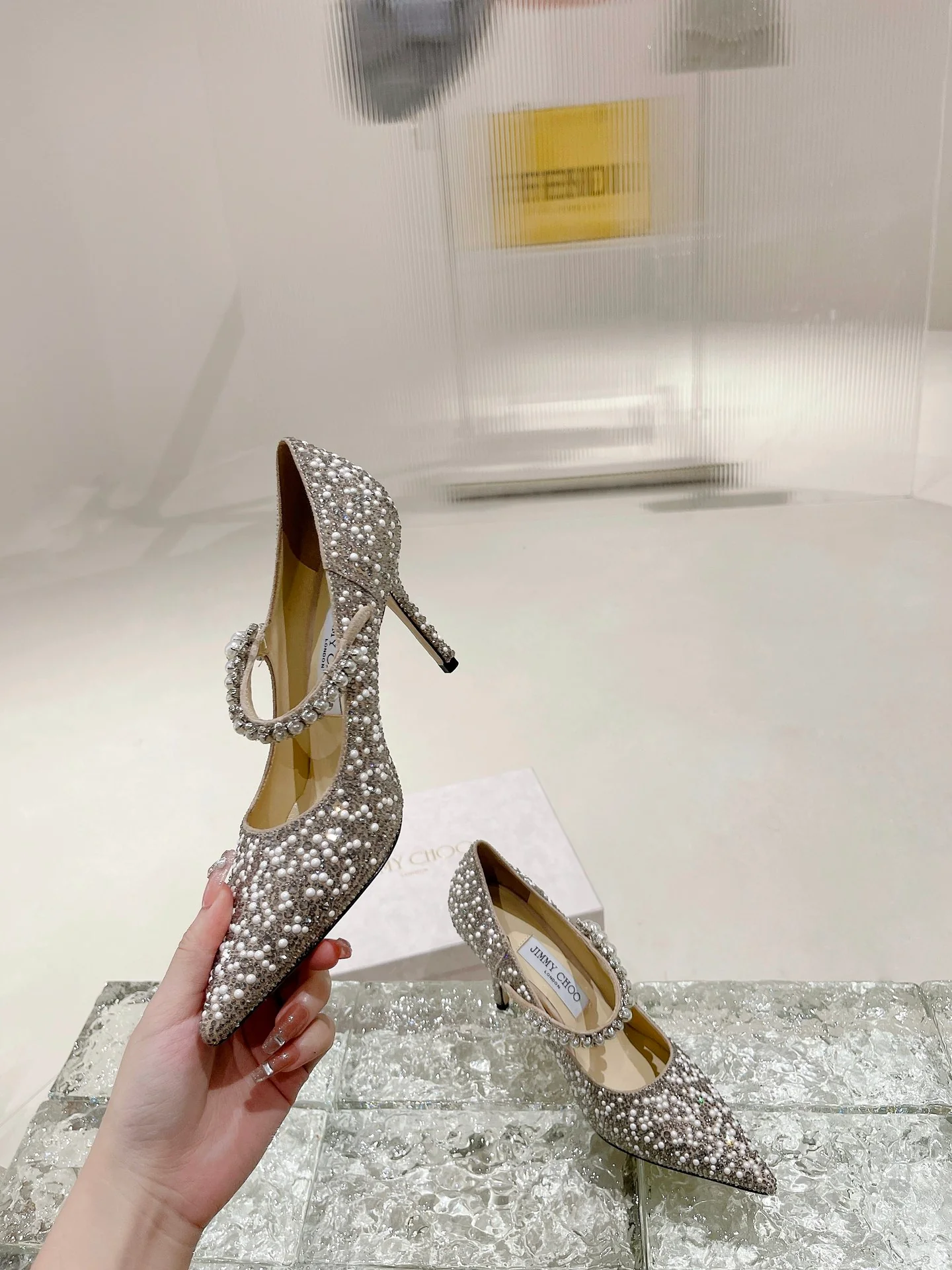 Туфли на высоком каблуке Jimmy с острым носком и жемчужной отделкой - 8-5 см - серебристые