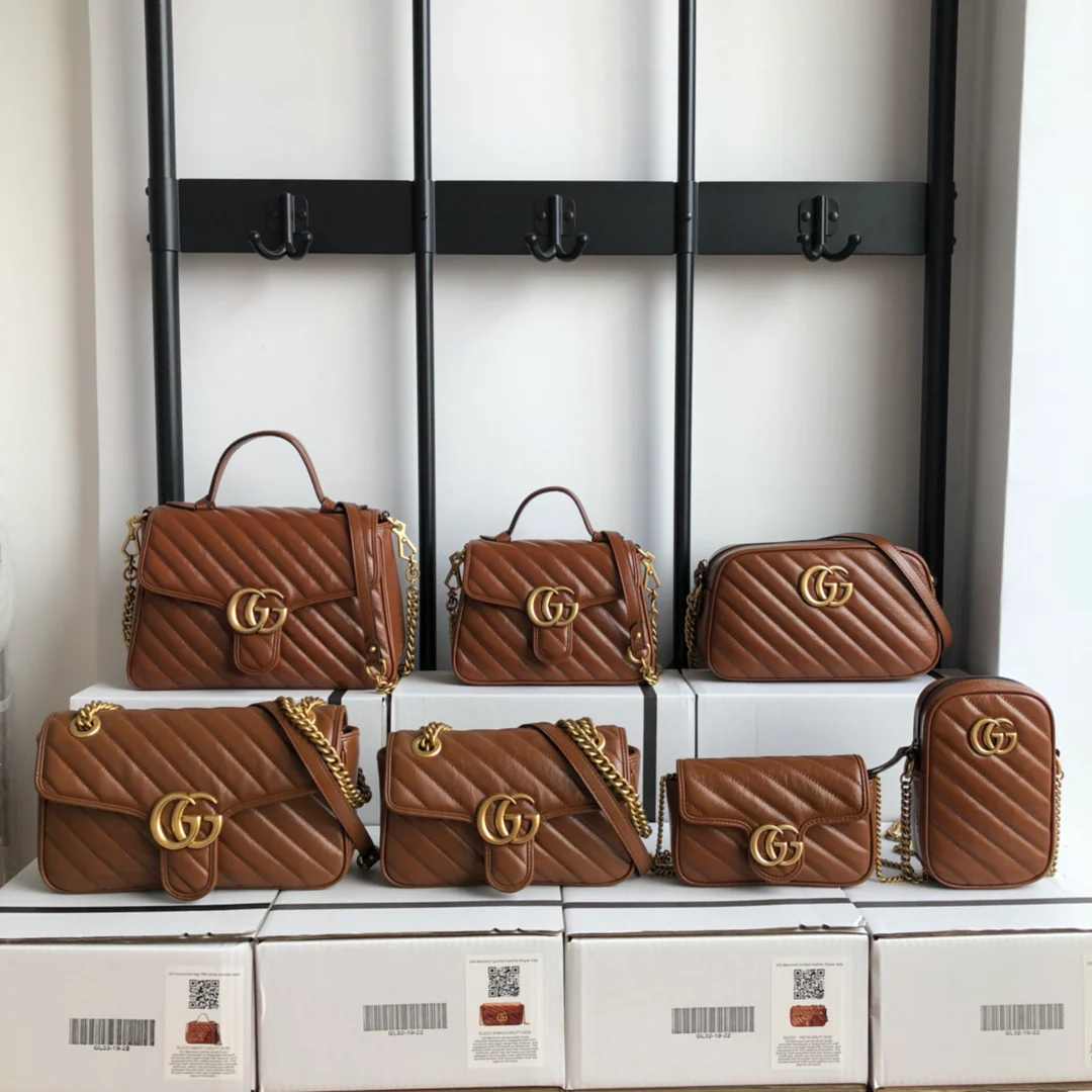 Коллекция Gucci Marmont - Изображение коричневого комплекта