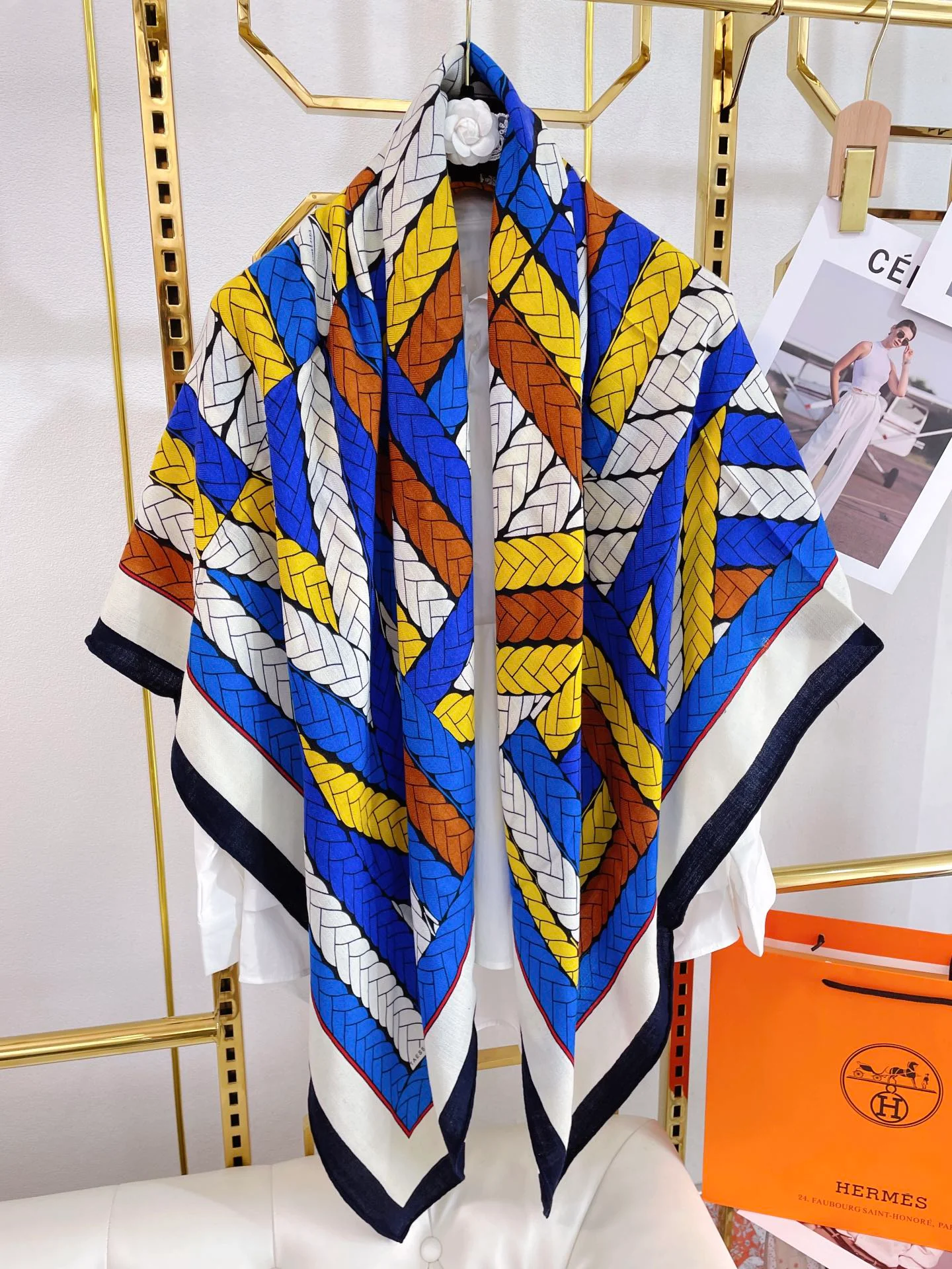 Шарф Hermes с переплетенными буквами H-H - 140 см - 70% кашемир - 30% шелк - 1 шт.