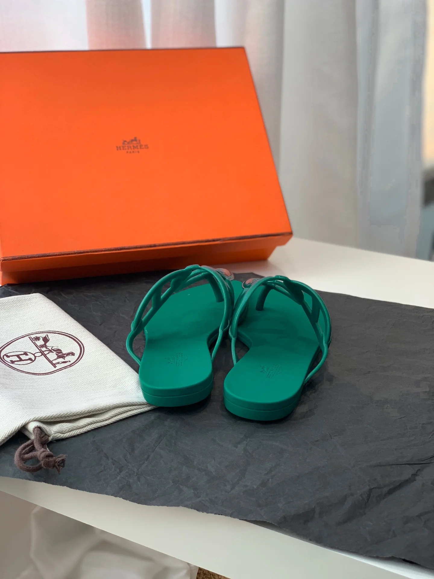 Новые шлепанцы Hermes-aloha 