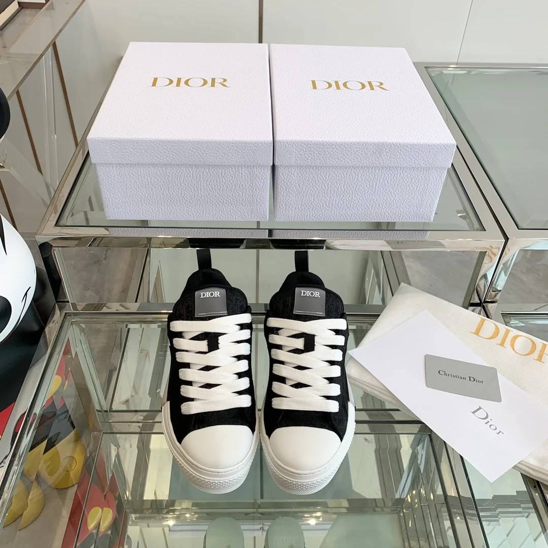 Новые парусиновые туфли Dior 2023 года - черные.