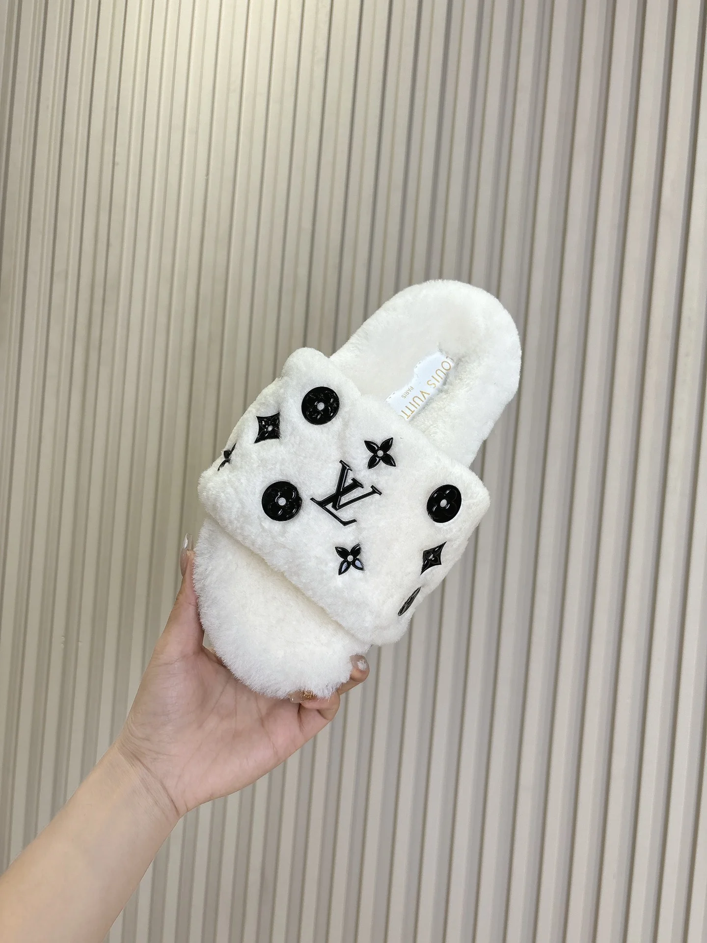 LV-2024 Шерстяные тапочки - Белые - 1