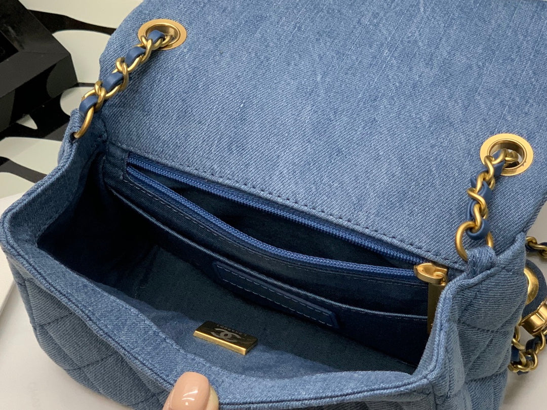 Chanel - Сумка с квадратным клапаном 