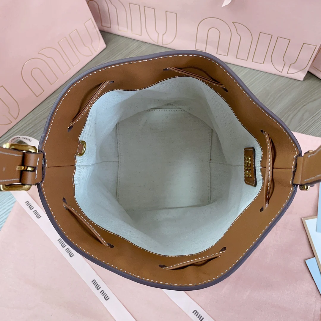Сумка-ведро Miu Miu-5be090 из высококачественной телячьей кожи