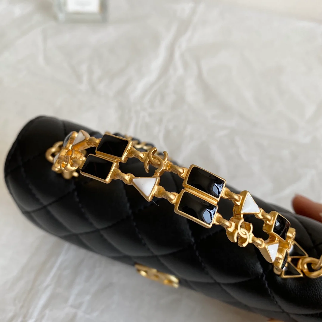 Сумка Chanel 2022 с эмалированными ручками - Черная - Большая