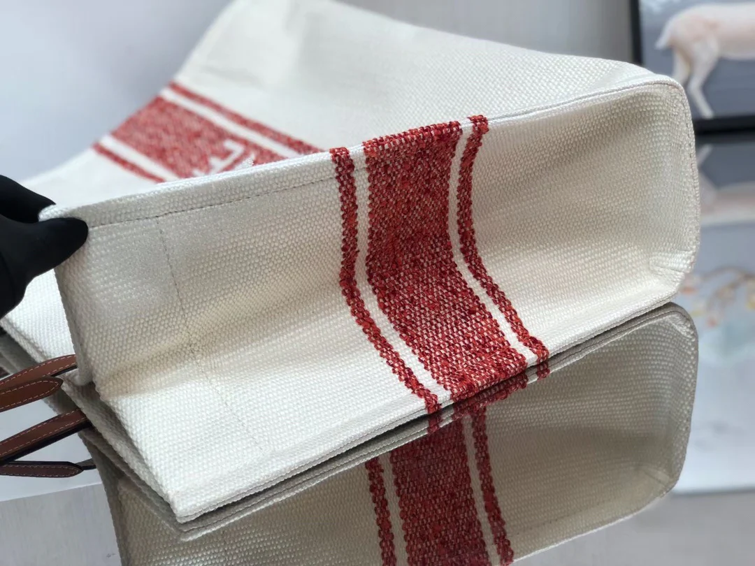 Квадратная сумка Celine Cabas Plein Soleil из ткани и кожи вагю - 1