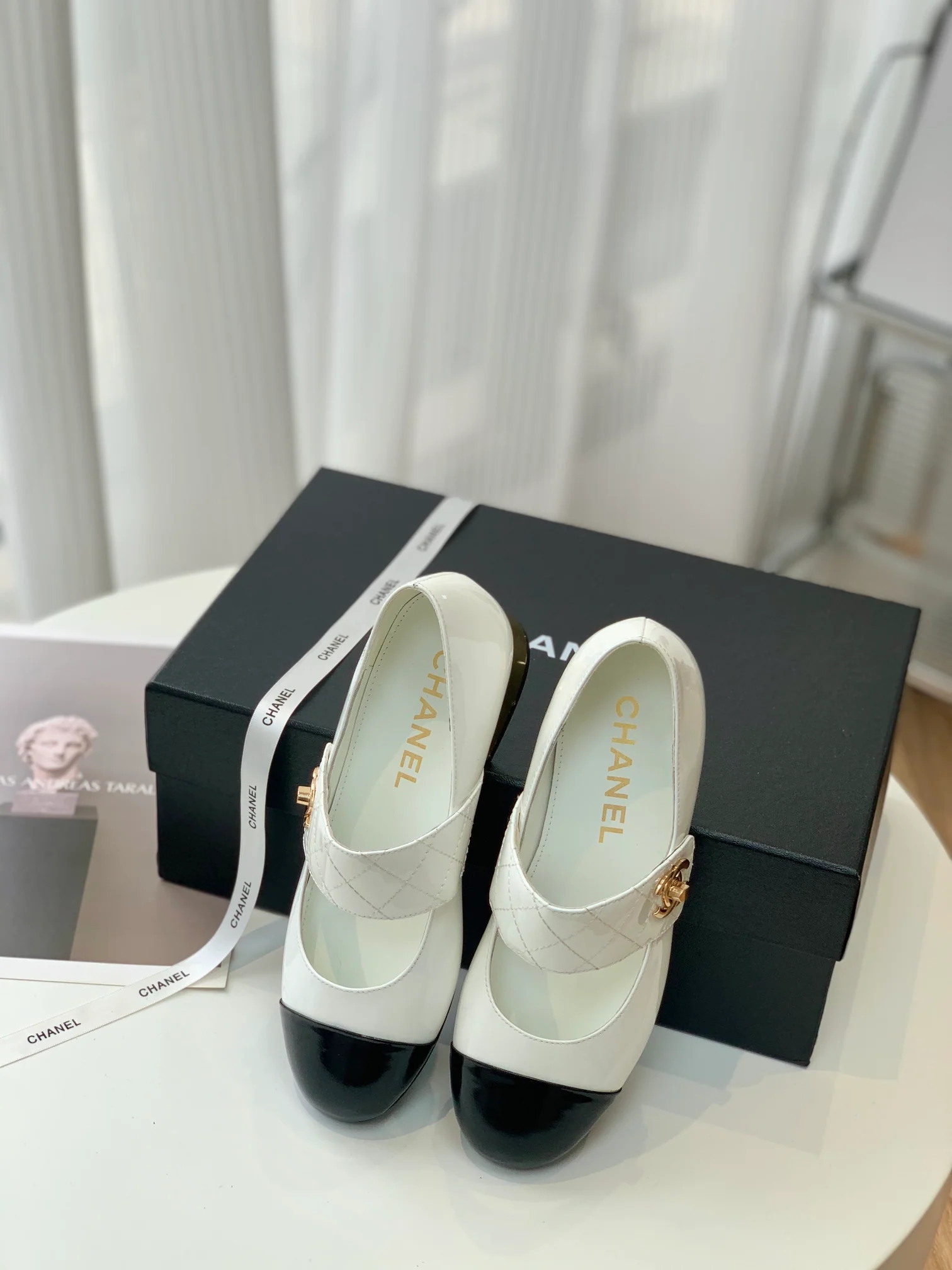 Туфли Мэри Джейн от Chanel