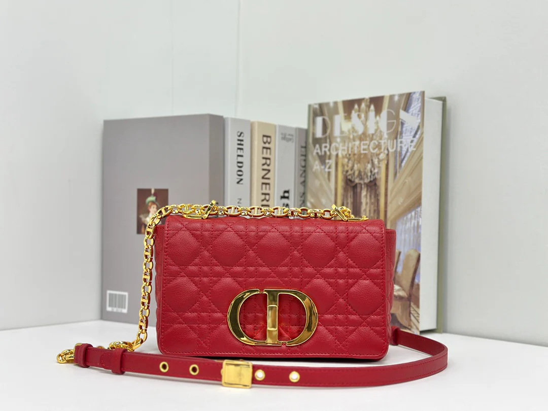 Маленькая сумка Dior Caro на цепочке - красная
