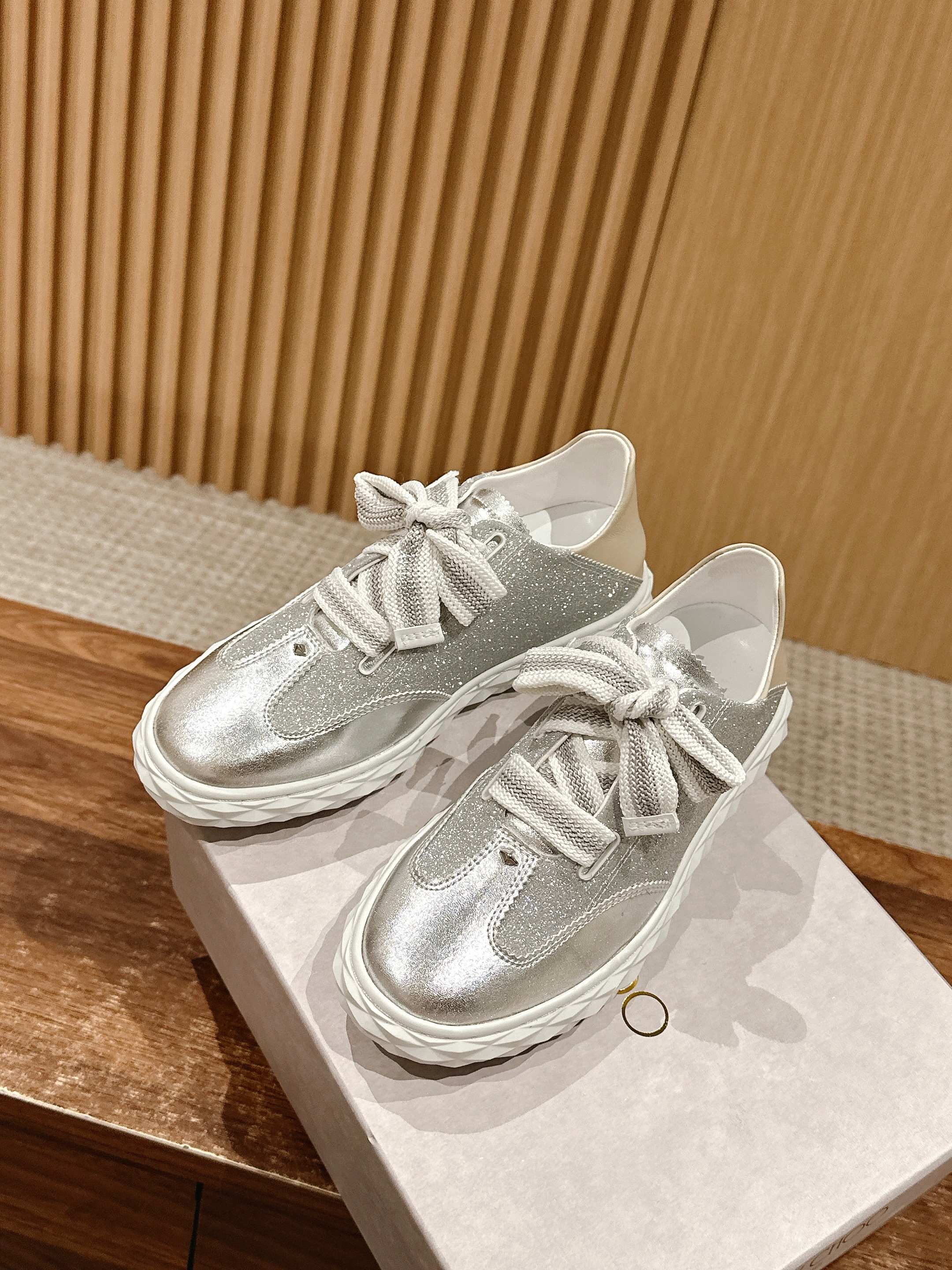 Джимми - Кроссовки с бабочкой - Серые