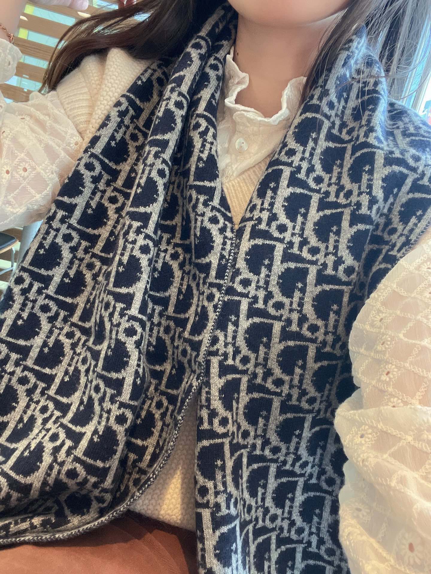 Шарф Dior с монограммой — кашемир и шерсть.