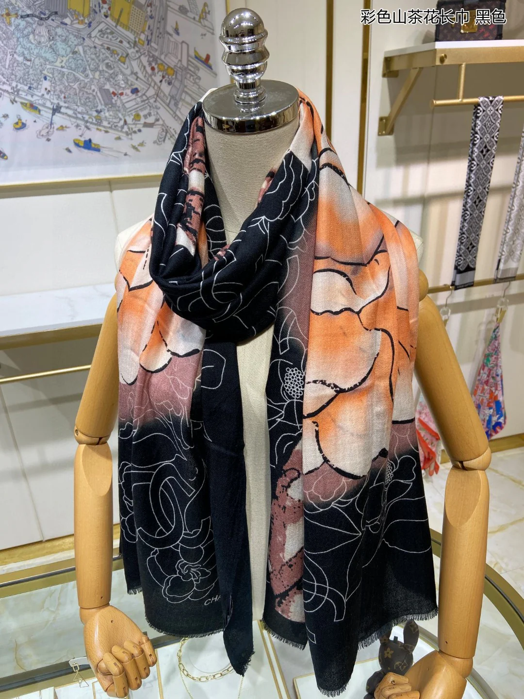 Chanel - Длинный шарф с яркими камелиями - 110-200 см - 100% - Кашемир премиум-класса