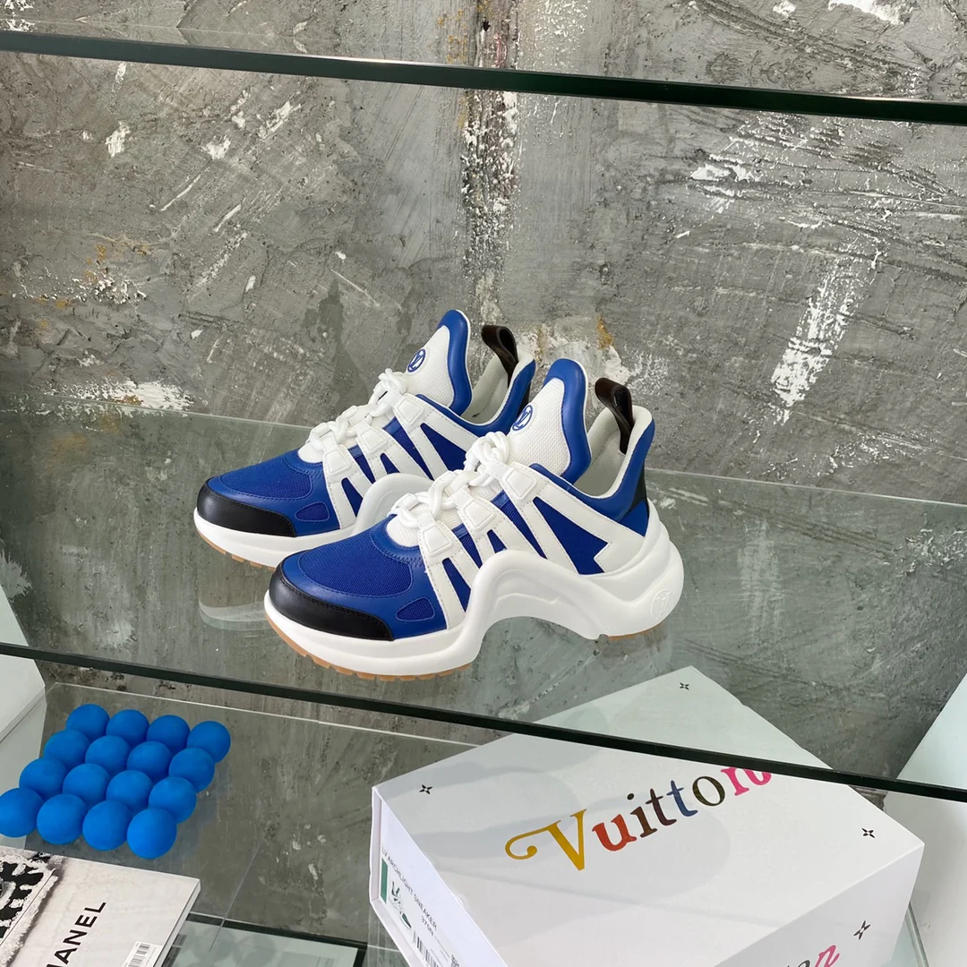 Обувь LV - массивные кроссовки LV - размер 28