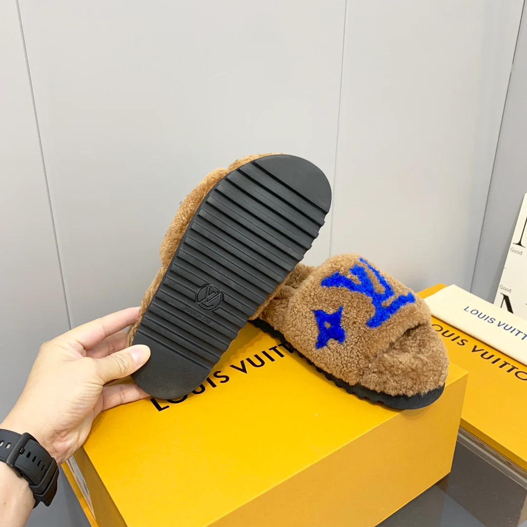 Новинка ранней весны 2022 года от LV - Меховые тапочки - Коричневые