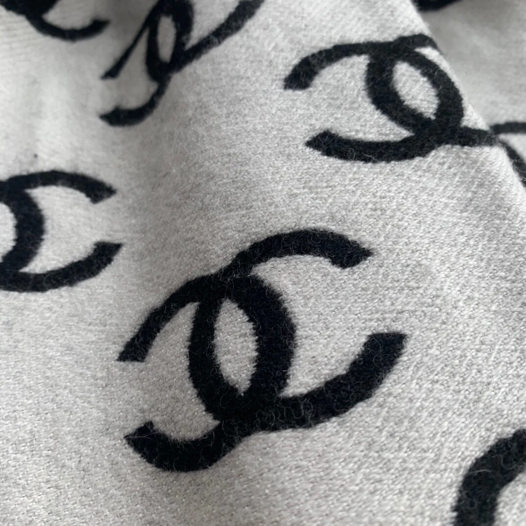 Chanel - Черный