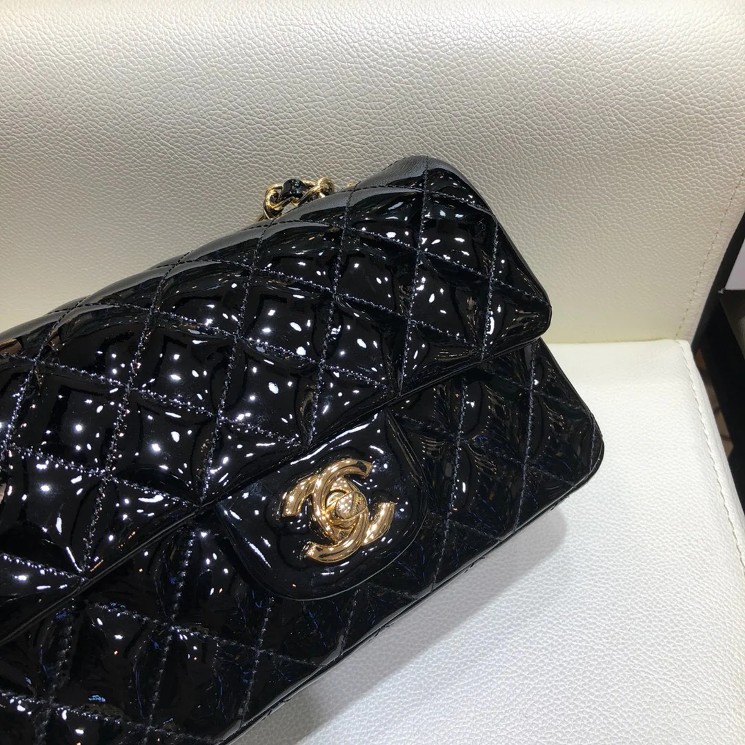 Сумка Chanel CF - лакированная кожа - золотая цепочка - 20 см