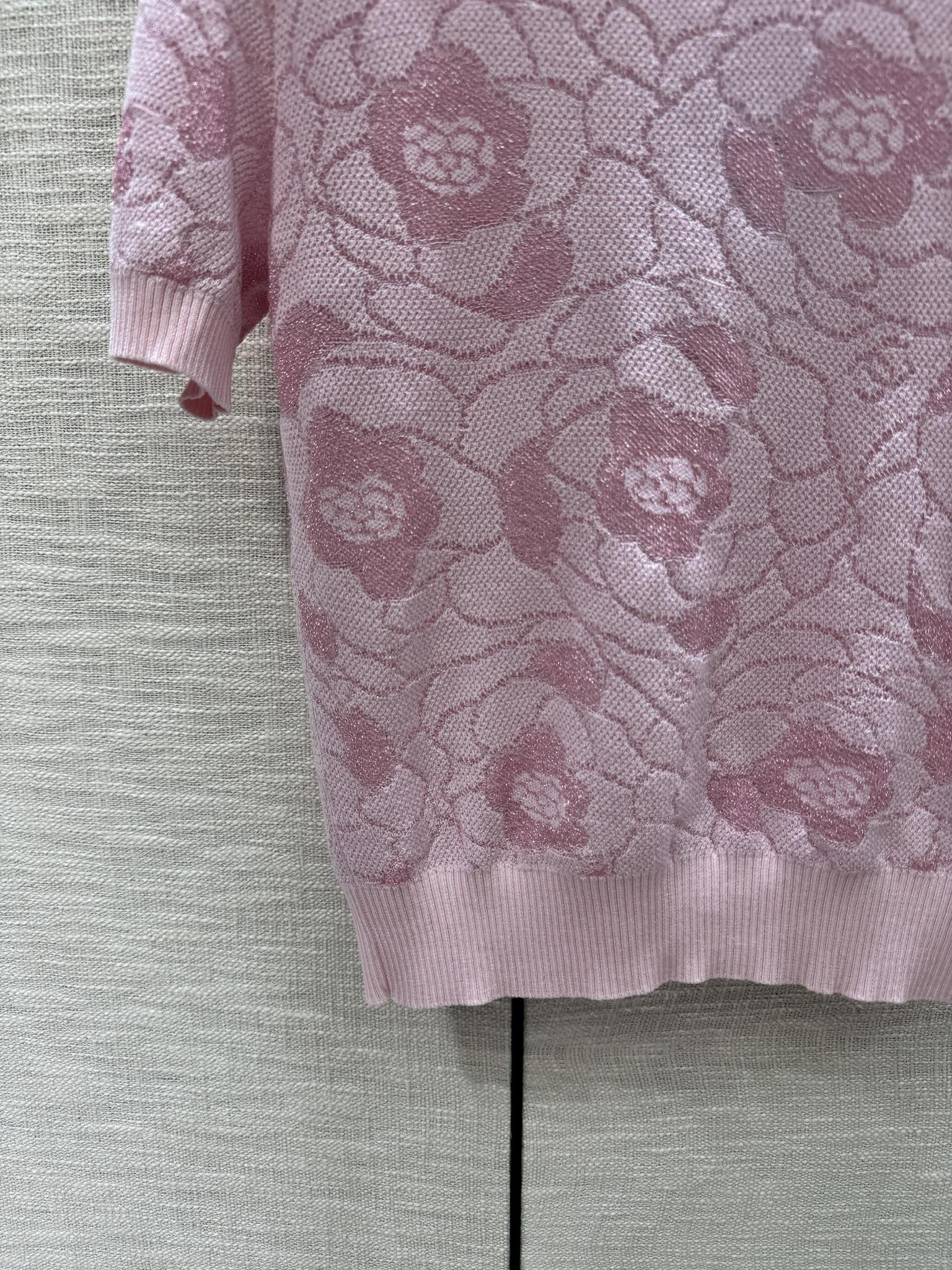 Платье Chanel 2403 Camellia Knit с коротким рукавом, розовое.
