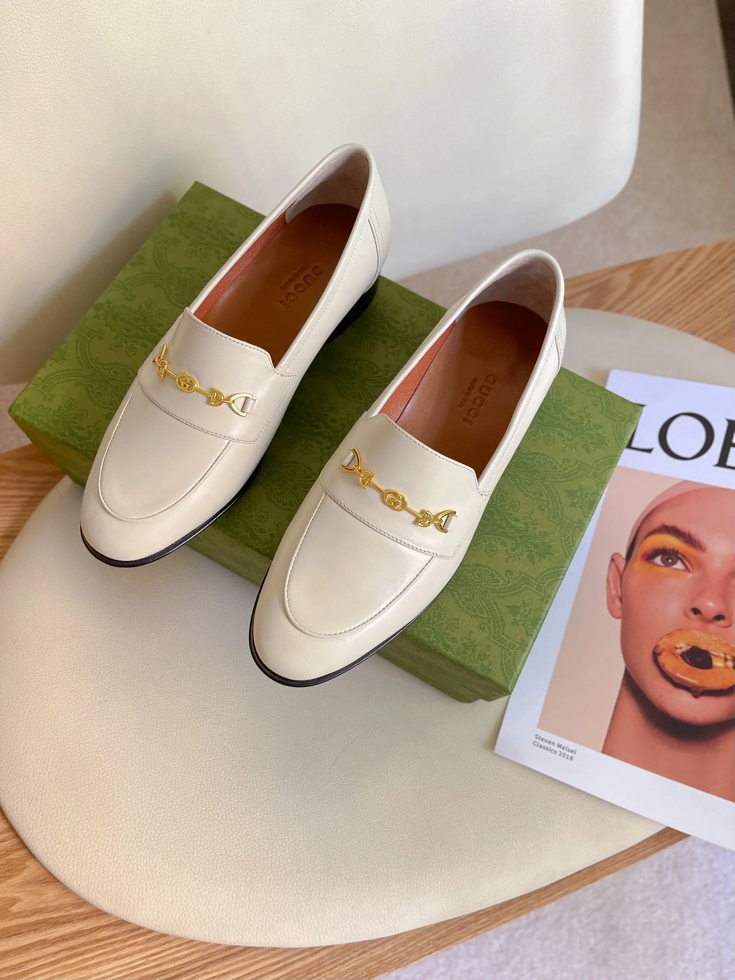 Классические уличные лоферы Gucci с пряжкой