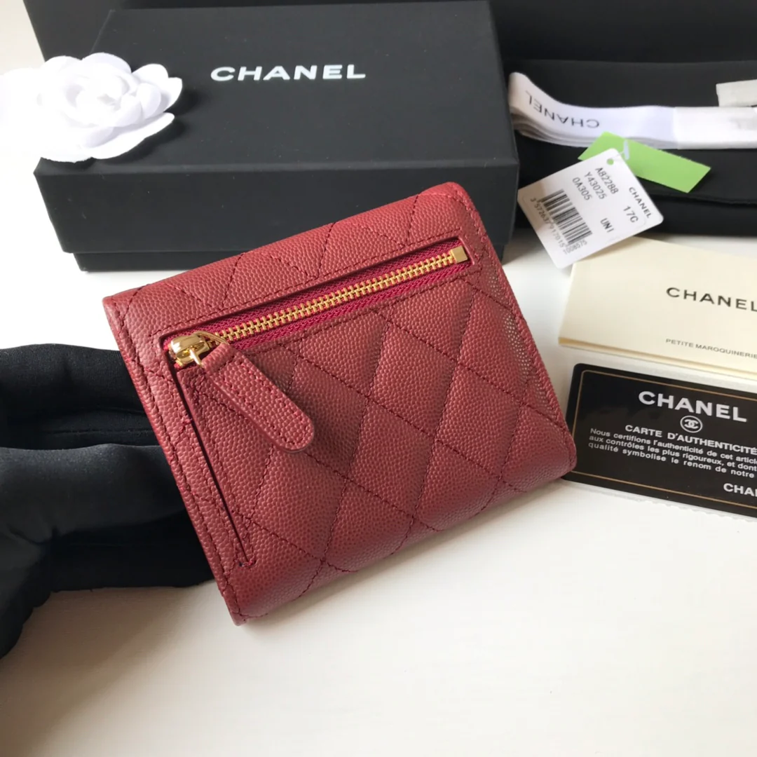 Chanel - Трехсекционный кошелек - Красная глянцевая кожа с золотой пряжкой