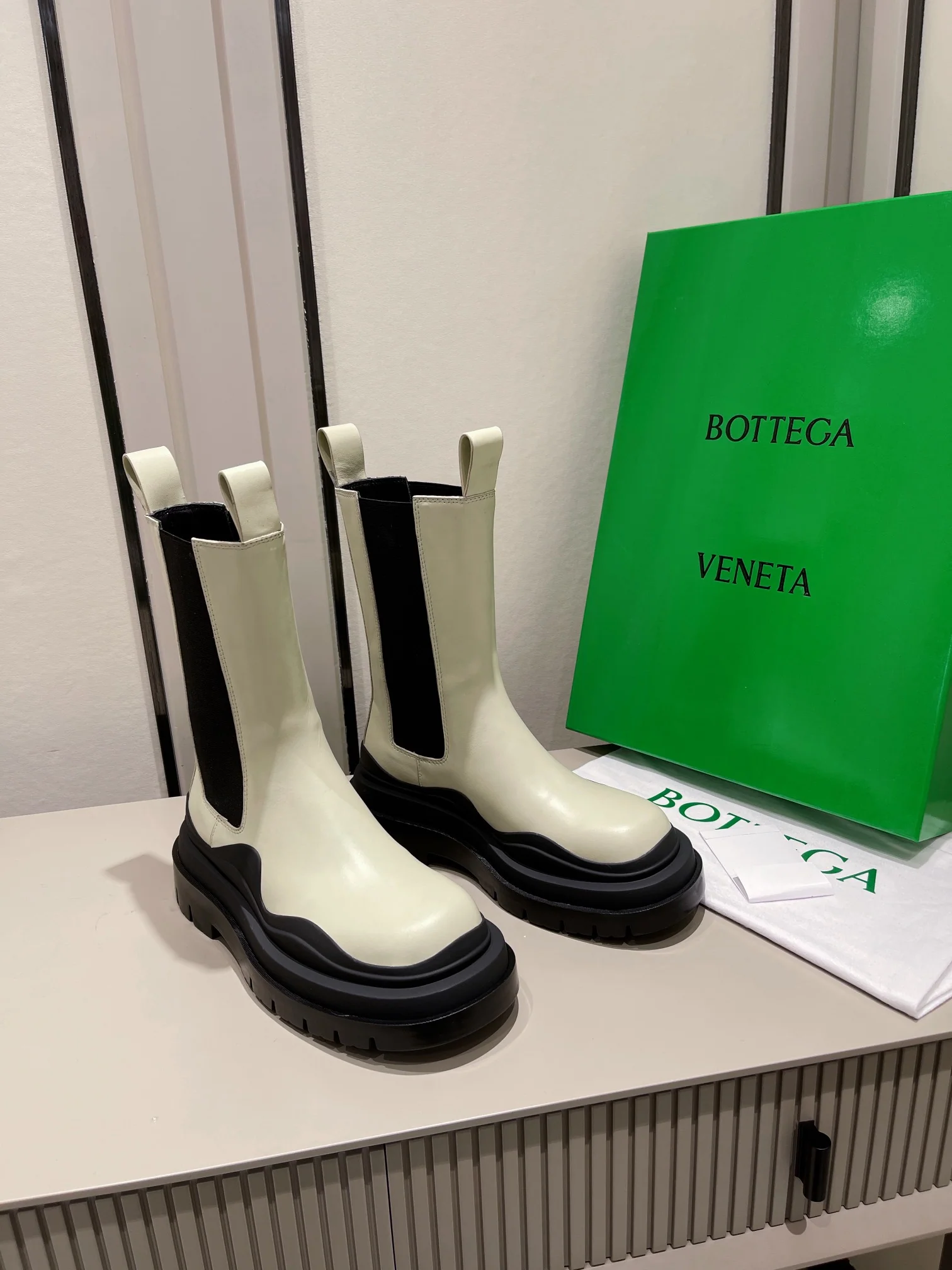 BV - Ботинки на платформе до середины икры - Черно-белые