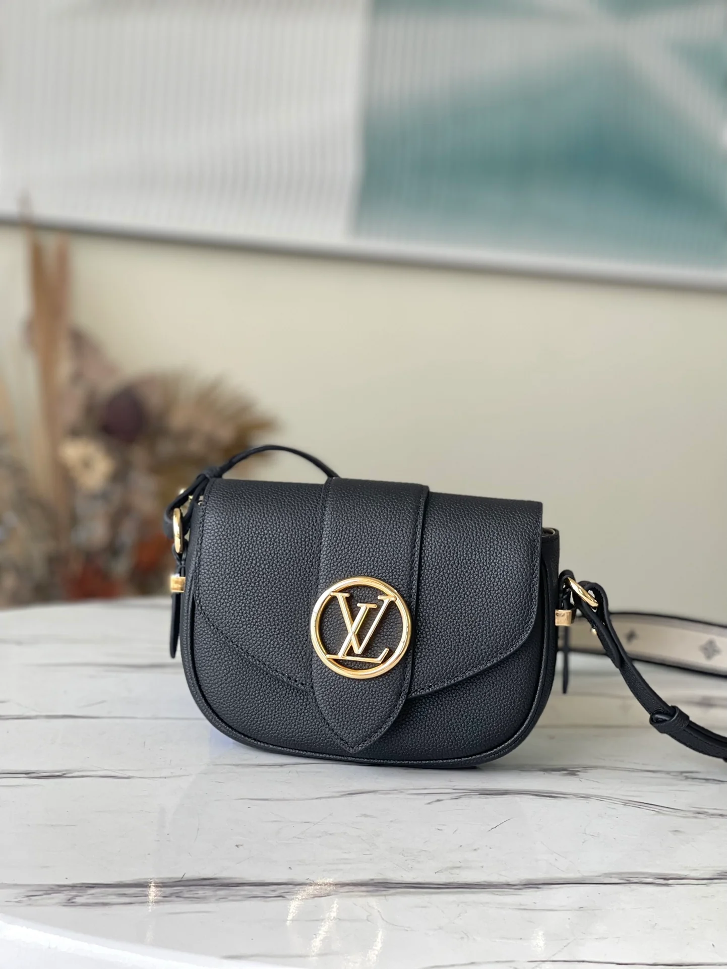 m58967-LV-pont-9-soft-small handbag-black
