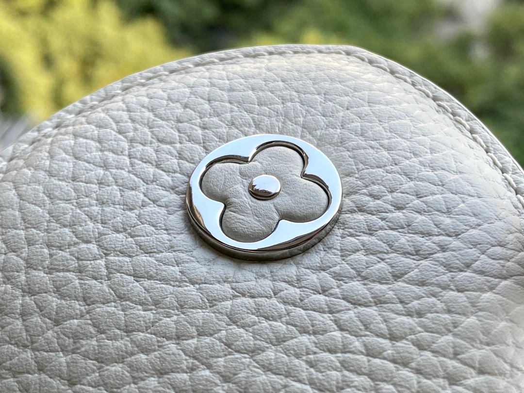 lv-m57519-capucines-small handbag