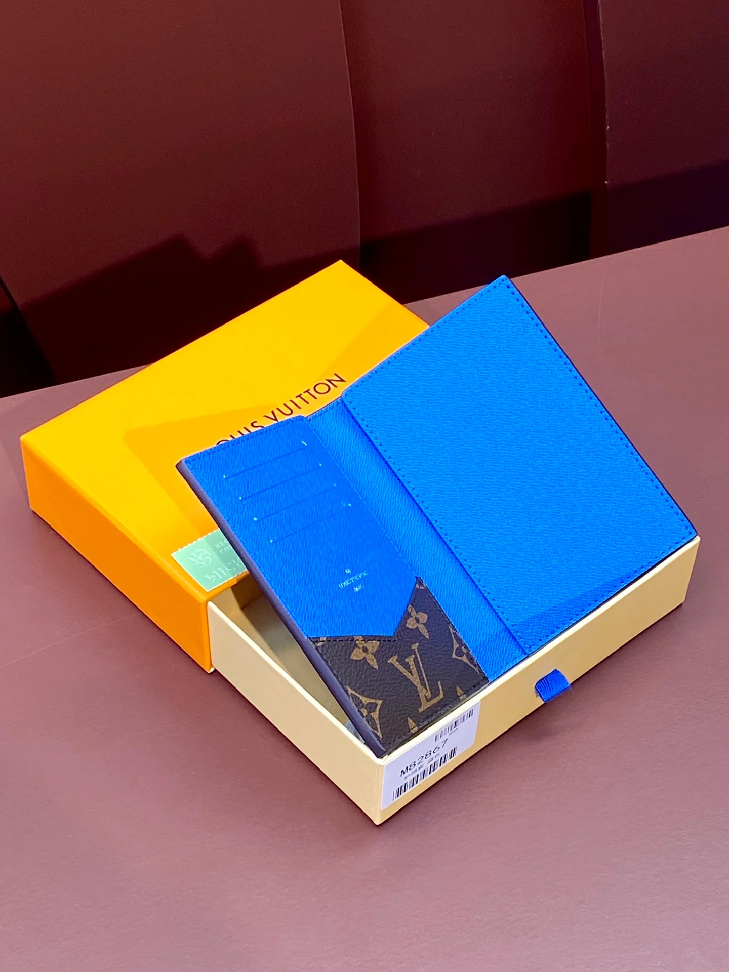 LV-m82867-Обложка для паспорта-Синяя