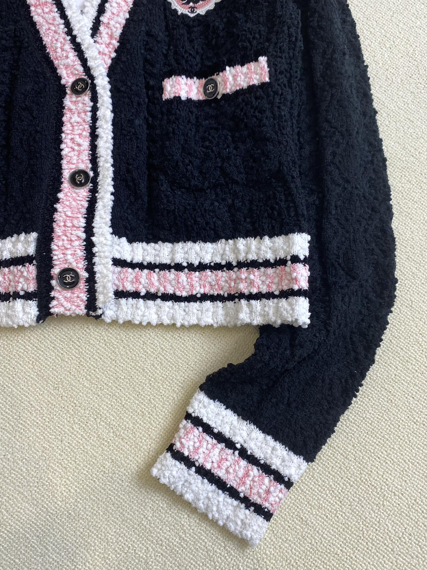 Вязаный кардиган Chanel 2403 ?Ранняя весна?, новинка, черный.