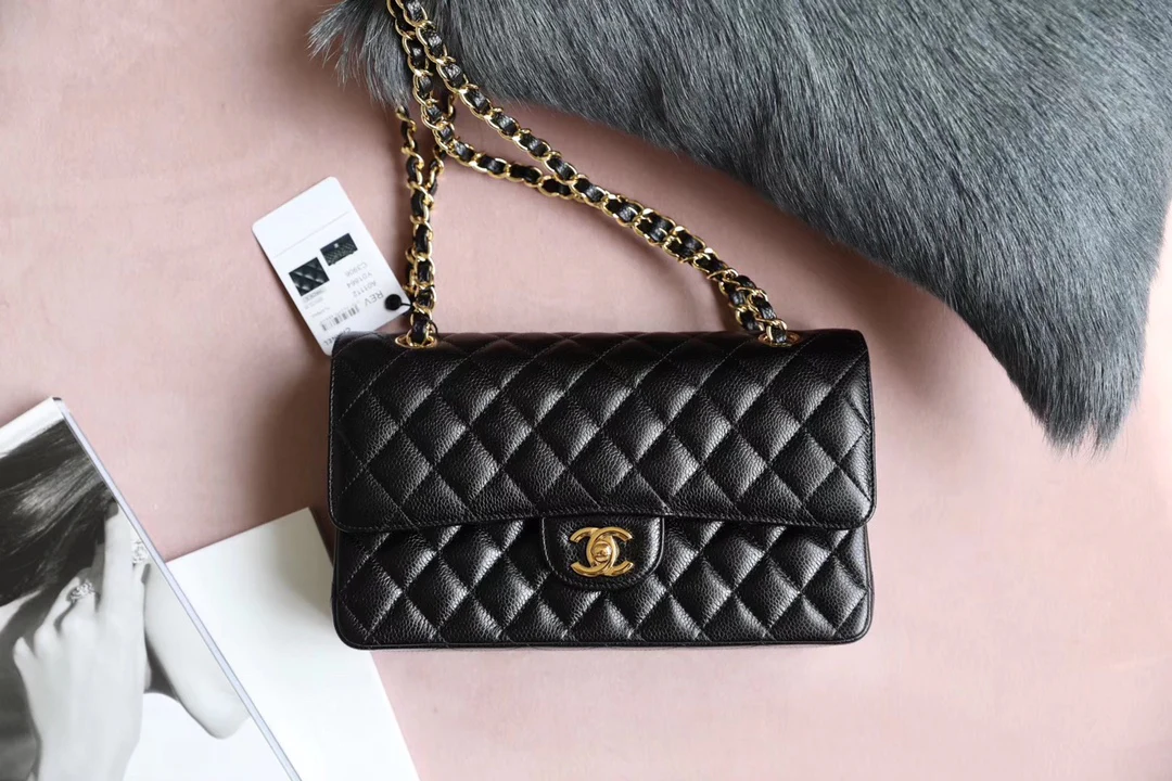 Chanel - Икра - Сумка CF - Черная с золотой фурнитурой - 25 см