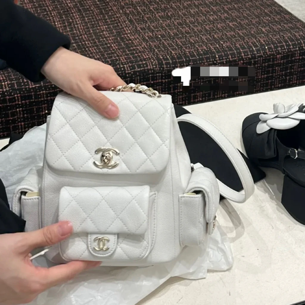 Chanel - Новая маленькая сумка через плечо Tank Duma - Два боковых кармана - Белая - 1