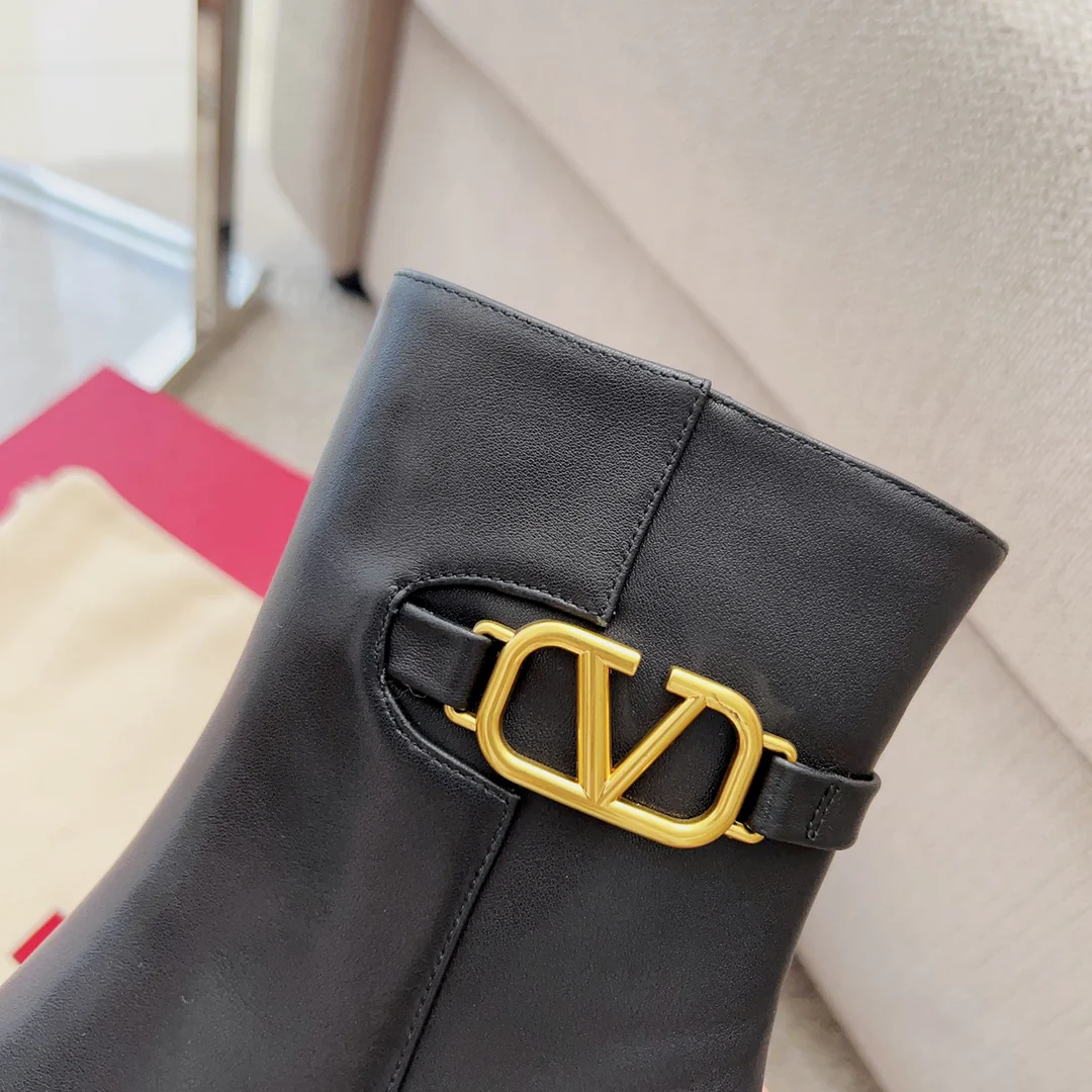 Valentino - Ботильоны из эластичной кожи с лоскутным дизайном - массивный каблук с V-образным вырезом сбоку