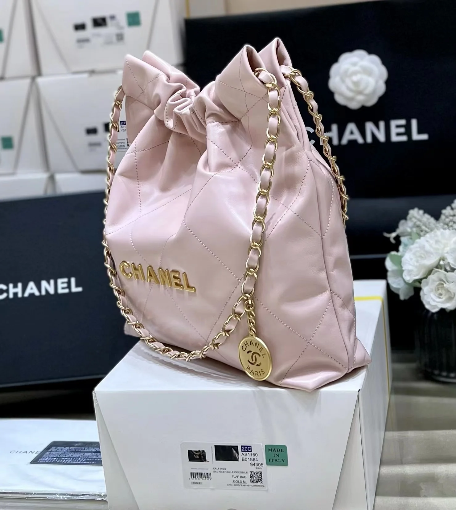 Новинка сезона весна/лето 2023 от Chanel - сумка 22 - маленькая - светло-розовая