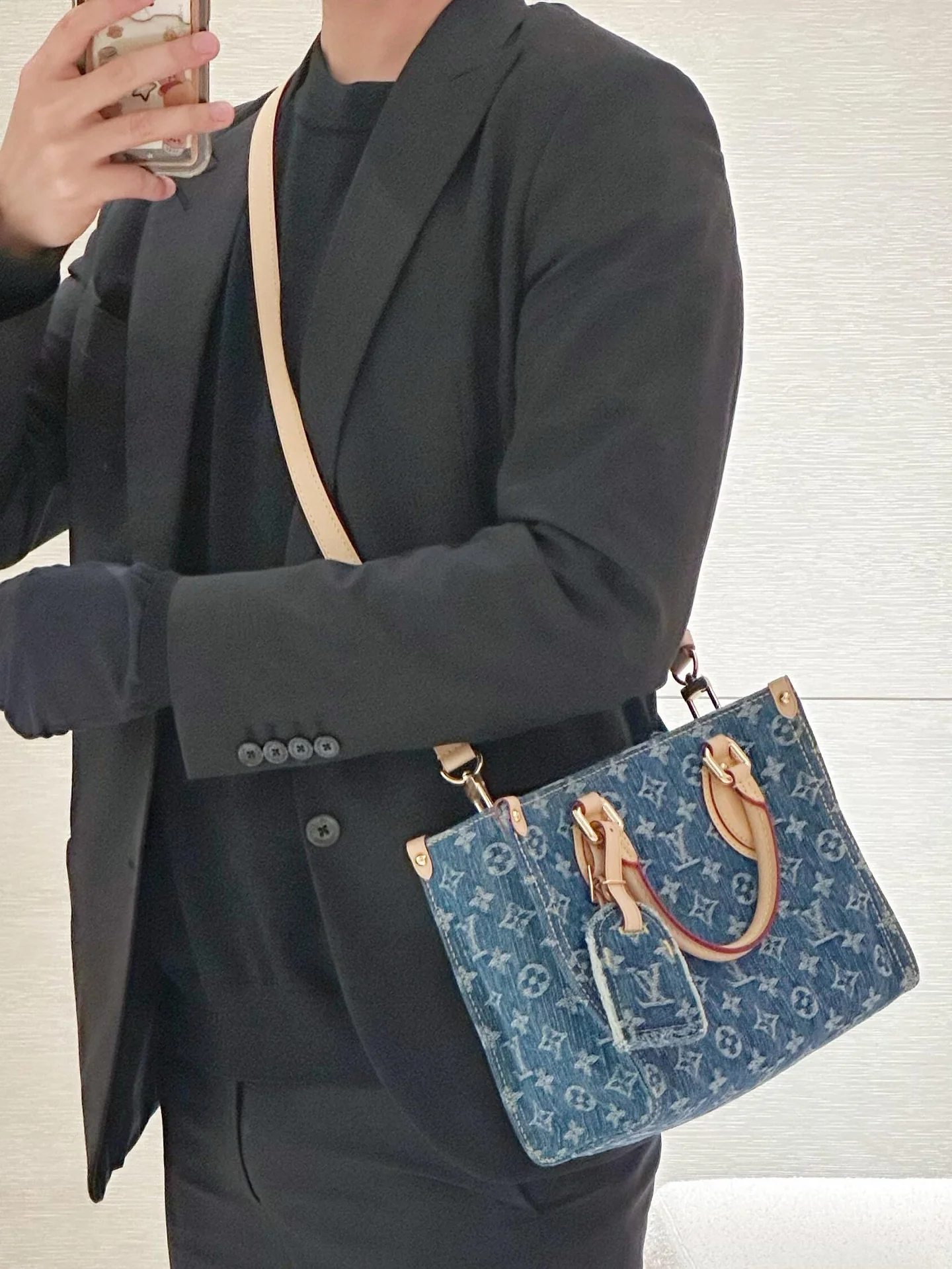 LV-m14633-onthego handbag-small-denim blue